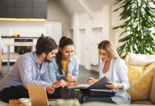 Exploring the Benefits of Online Real Estate Education for Aspiring Agents